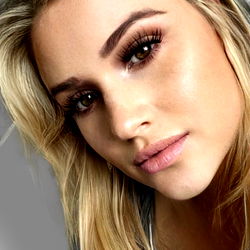 Aly Jade - Model Profile