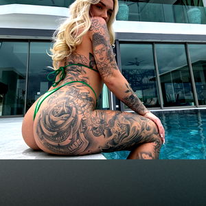 Charlotte Stevens photo