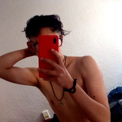 Fitness Model Criss Mendez in Fashionable Shoot