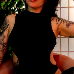 Seductive Female Model - Lady-Kiara