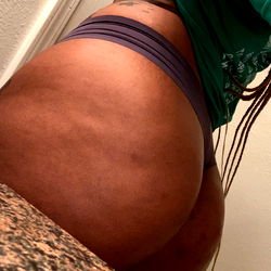 Onlyfans Model Ashbbyyyy in a Swimsuit