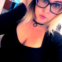 Model in Office Space, Female