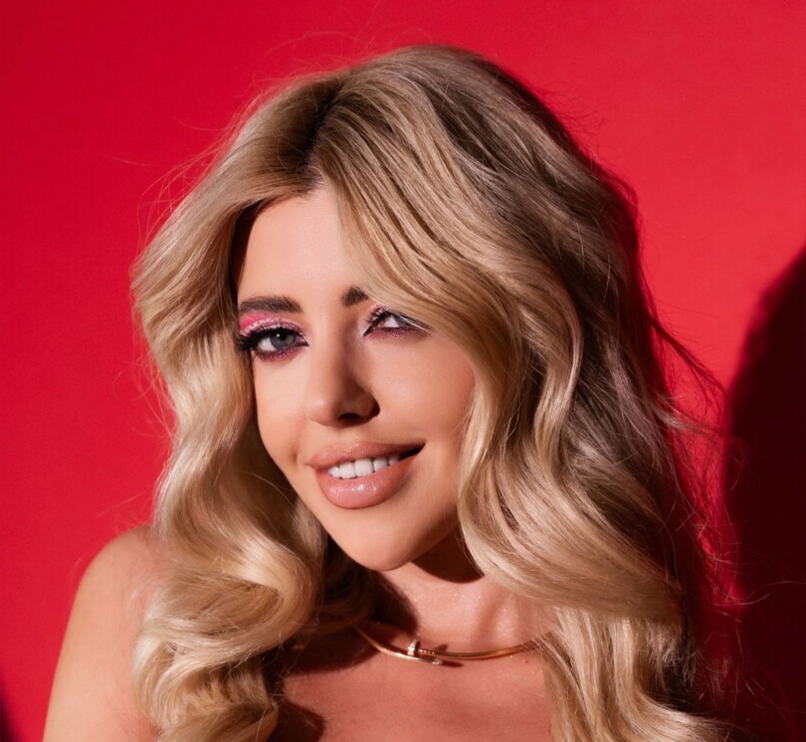 𝐒𝐇𝐀𝐍𝐓𝐈🎁 𝑩-𝒅𝒂𝒚 𝑴𝒐𝒏𝒕𝒉 photo