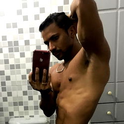 Marcelo Mastro: OnlyFans Model in Shape