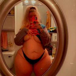 Whole Lotta Ass - OnlyFans Model