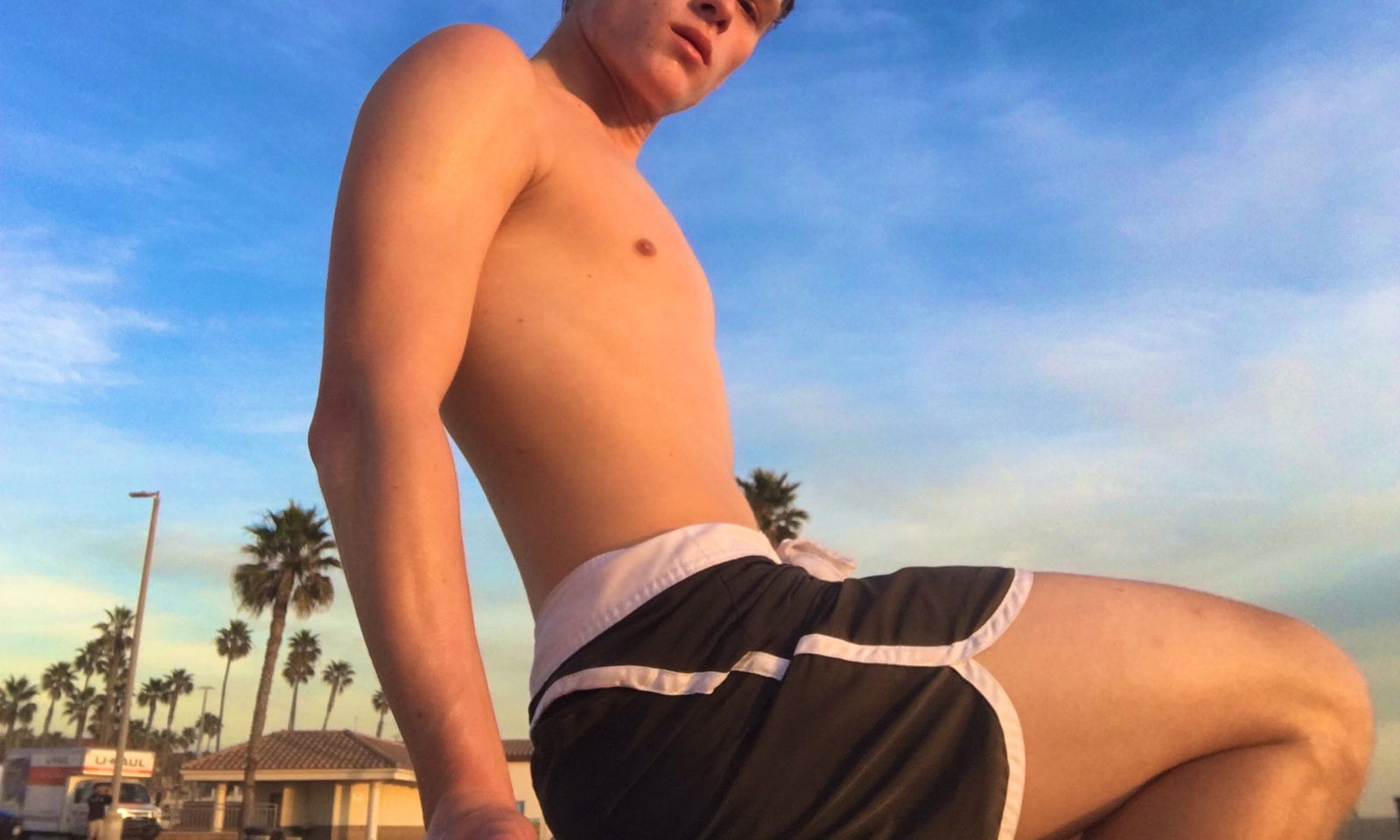 zaddy shlong leg photo