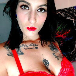 OnlyFans Model La Petite Démone Tannente😈💦