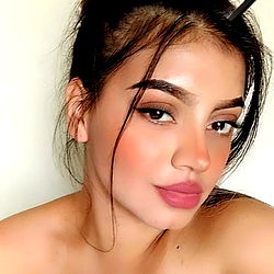 Sassy Alis Stuns in Glam Makeup