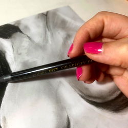 Hand-Drawing a Portrait of Marilyn Monroe