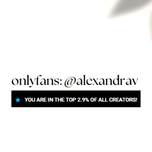 Alexandra ๐งฟ photo