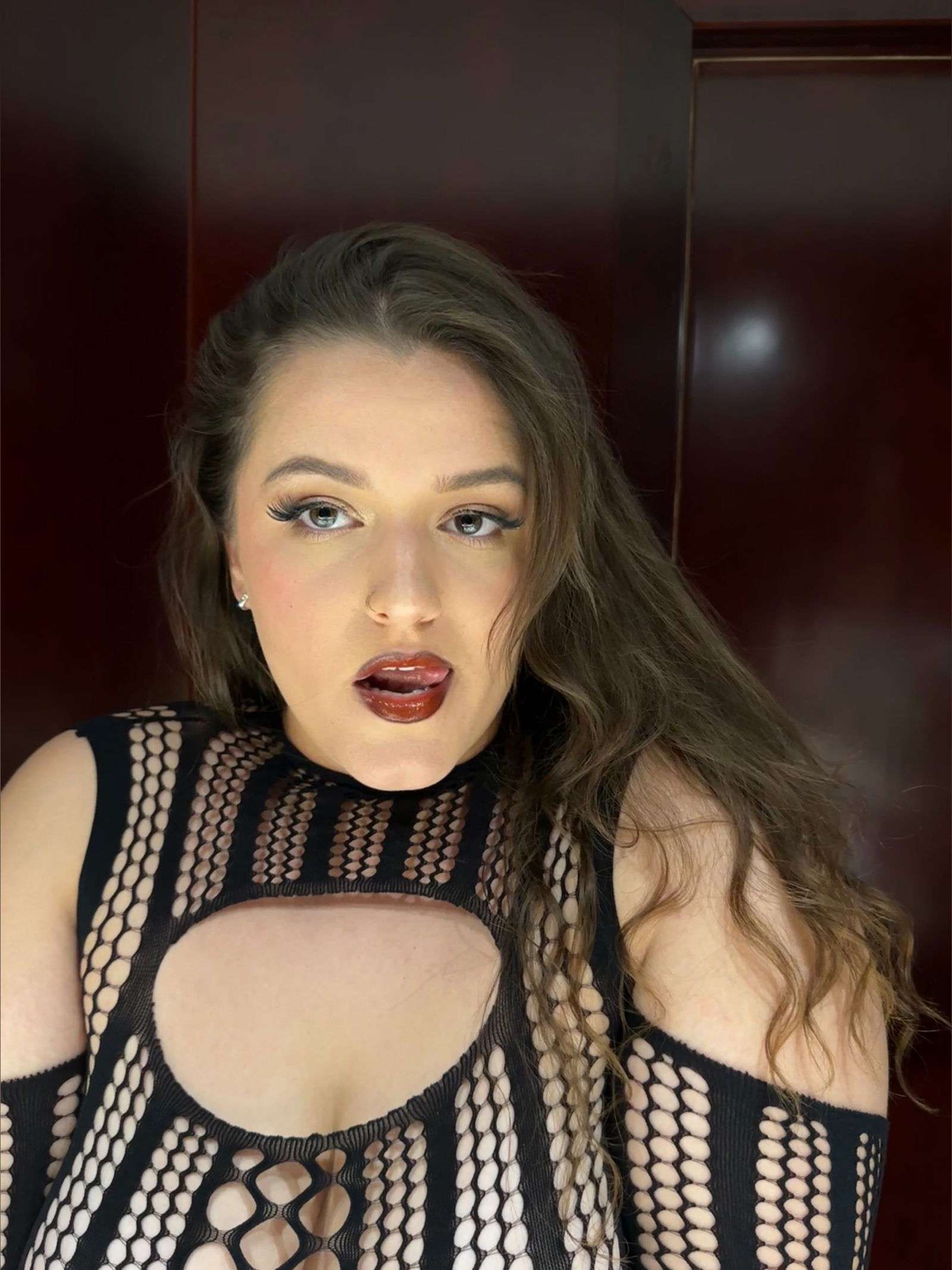 BIG TITTY WIFE🤤 photo