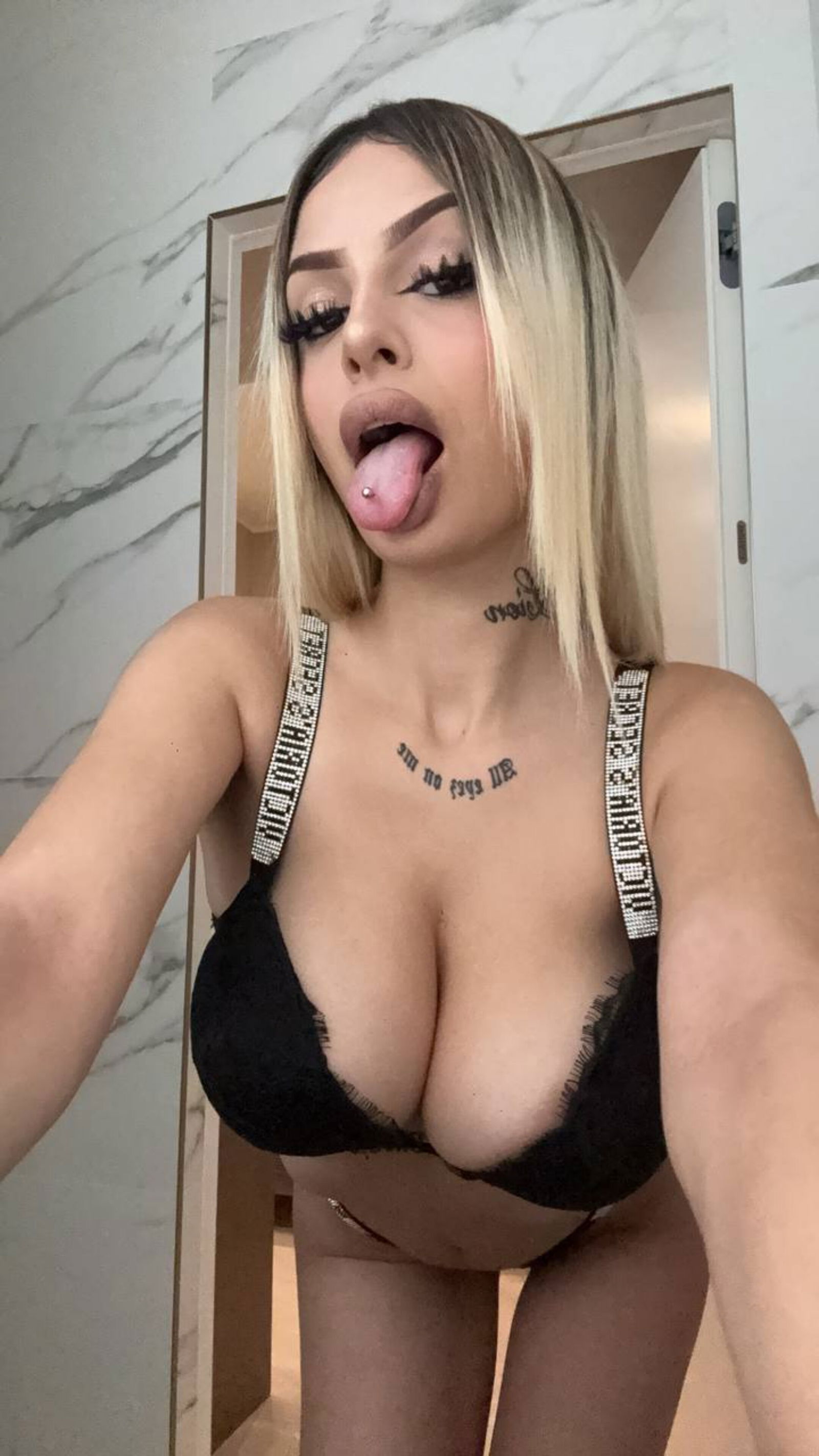 Alicia 2004 VIP 💙🤍 photo