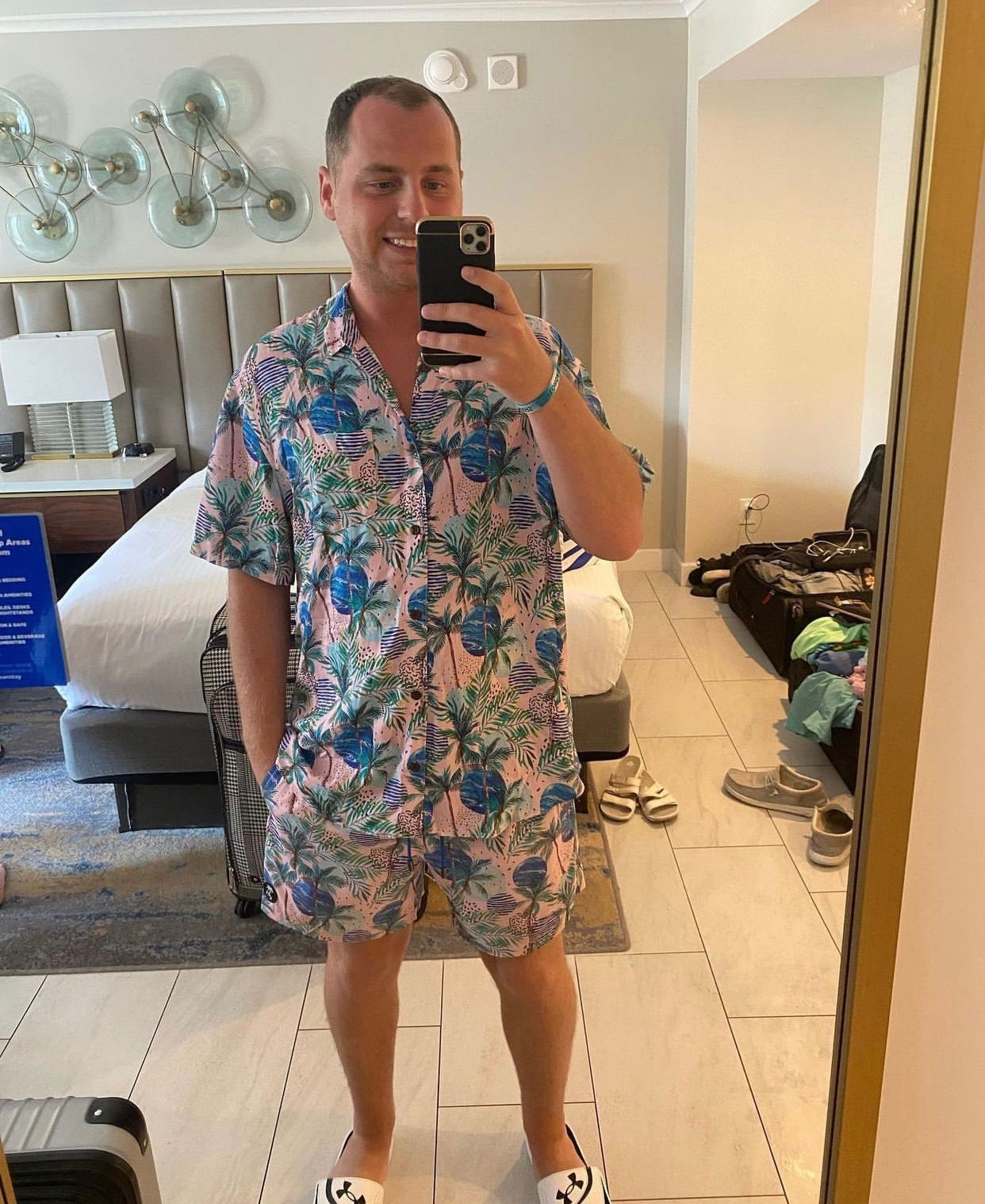 AndrewTheNippleLover photo