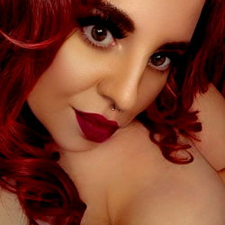 Alluring Ashleyk Model Photoshoot