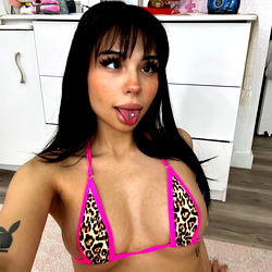 Reyna, OnlyFans Model in Bikini