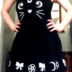 Vivid Vampire Style with a Pulse on Fashion!