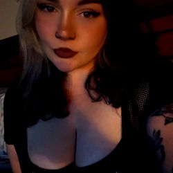 Stylish OnlyFans Model, EllaxBaby - Age: 23, Gender: Female
