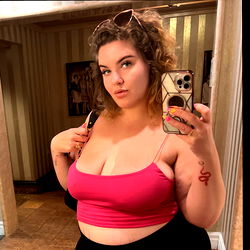 MOLLY 💦 ONLINE NOW 😍 photo