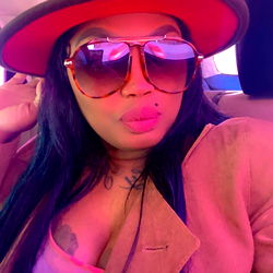 OnlyFans Model Morgan, Sharing an Intimate Moment with Her Fans