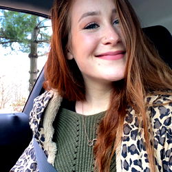 OnlyFans Ally Dumas Model Photo: Smiling in Car