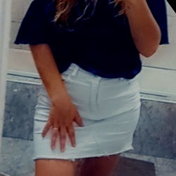 Charlotte_oral.sex: Posing for a Selfie