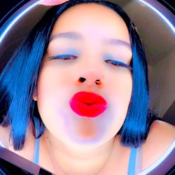 Jelines809 in a Playful Beauty Setting