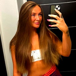 Chloe Marie ✨ photo