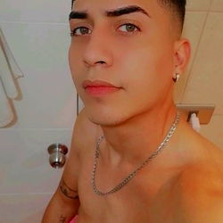 Vanny D Phiineas photo