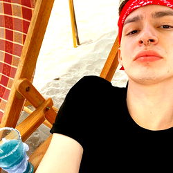 Casual beach vibes with Onlyfans model Alex3