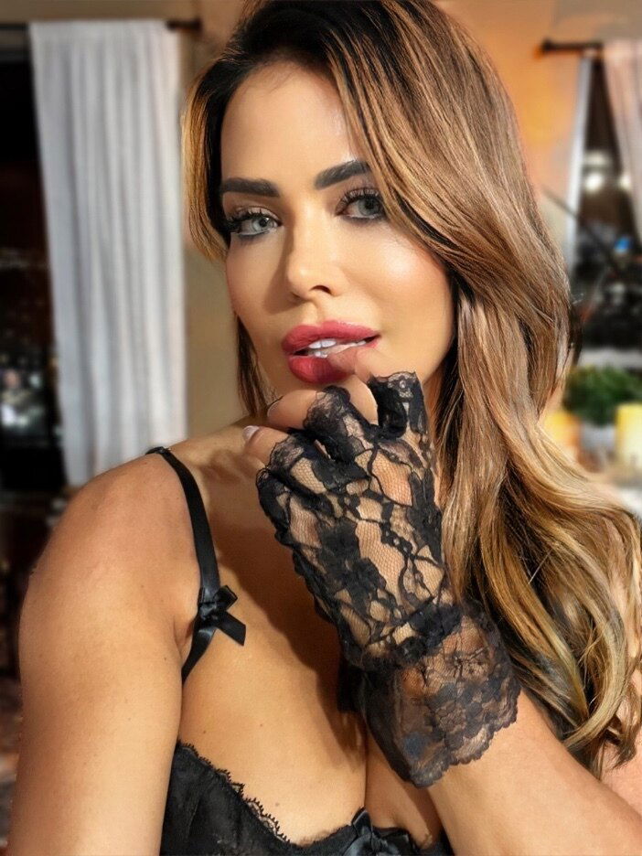 Avita’s uncensored content 😈😇 photo