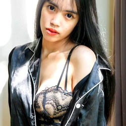 Angie, Thai OnlyFans Model, Elegant in Leather