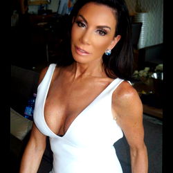 OnlyFans Model Danielle Staub - Glamourous and Alluring