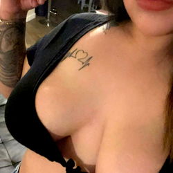 Introducing Ariel Ary, OnlyFans Model