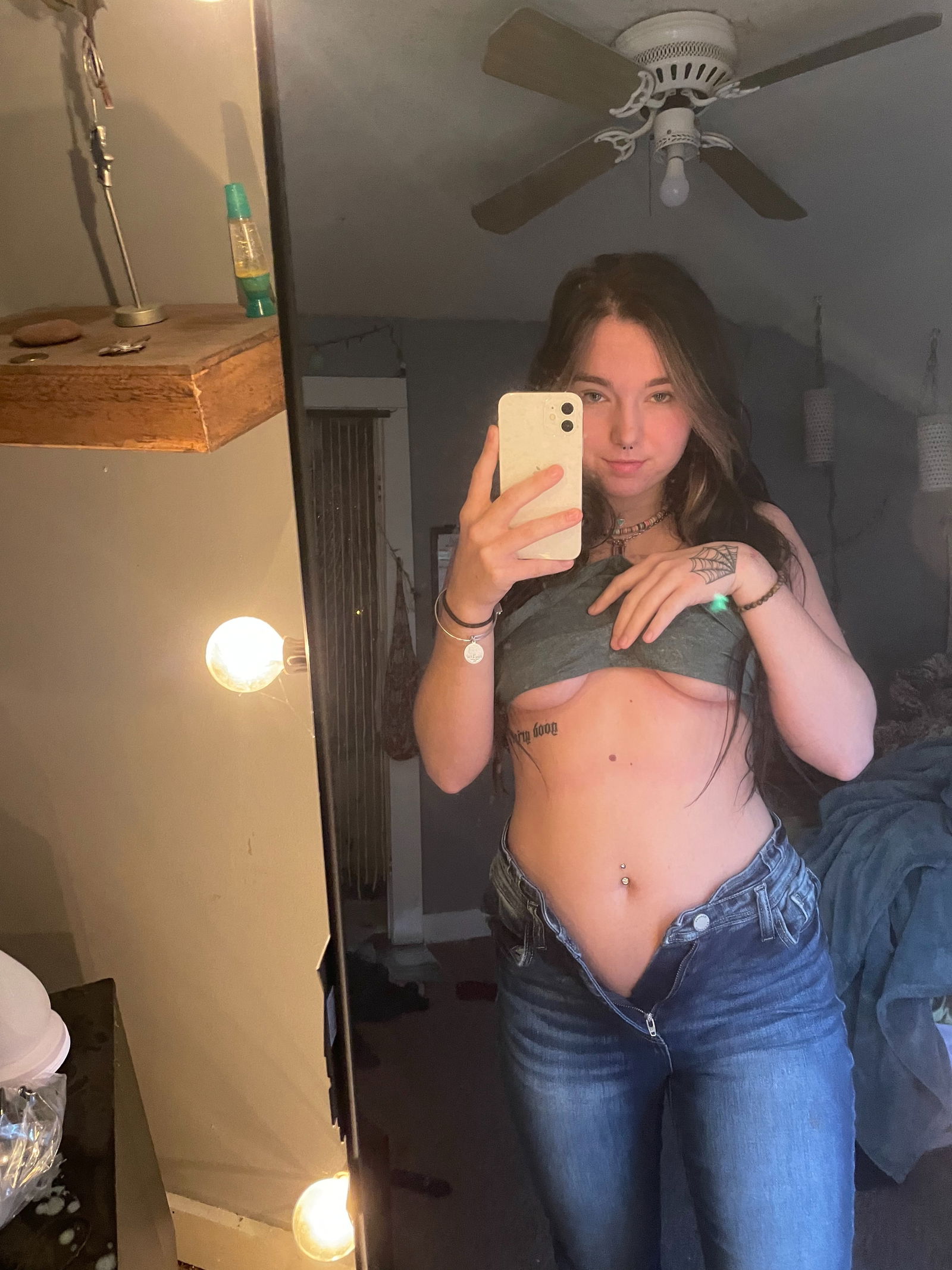 Elizabeth ⛓🧿 photo