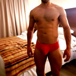 OnlyFans Model Chileno activo dotado 😈