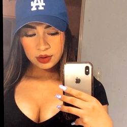 Onlyfans Model A L O N D R A 🦖