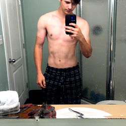 Kurt's Shirtless Selfie in Bathroom