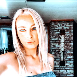 OnlyFans Model Alice Mae