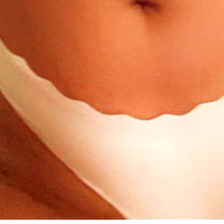 DiamondPeach69: Adult Model Posing for Photo