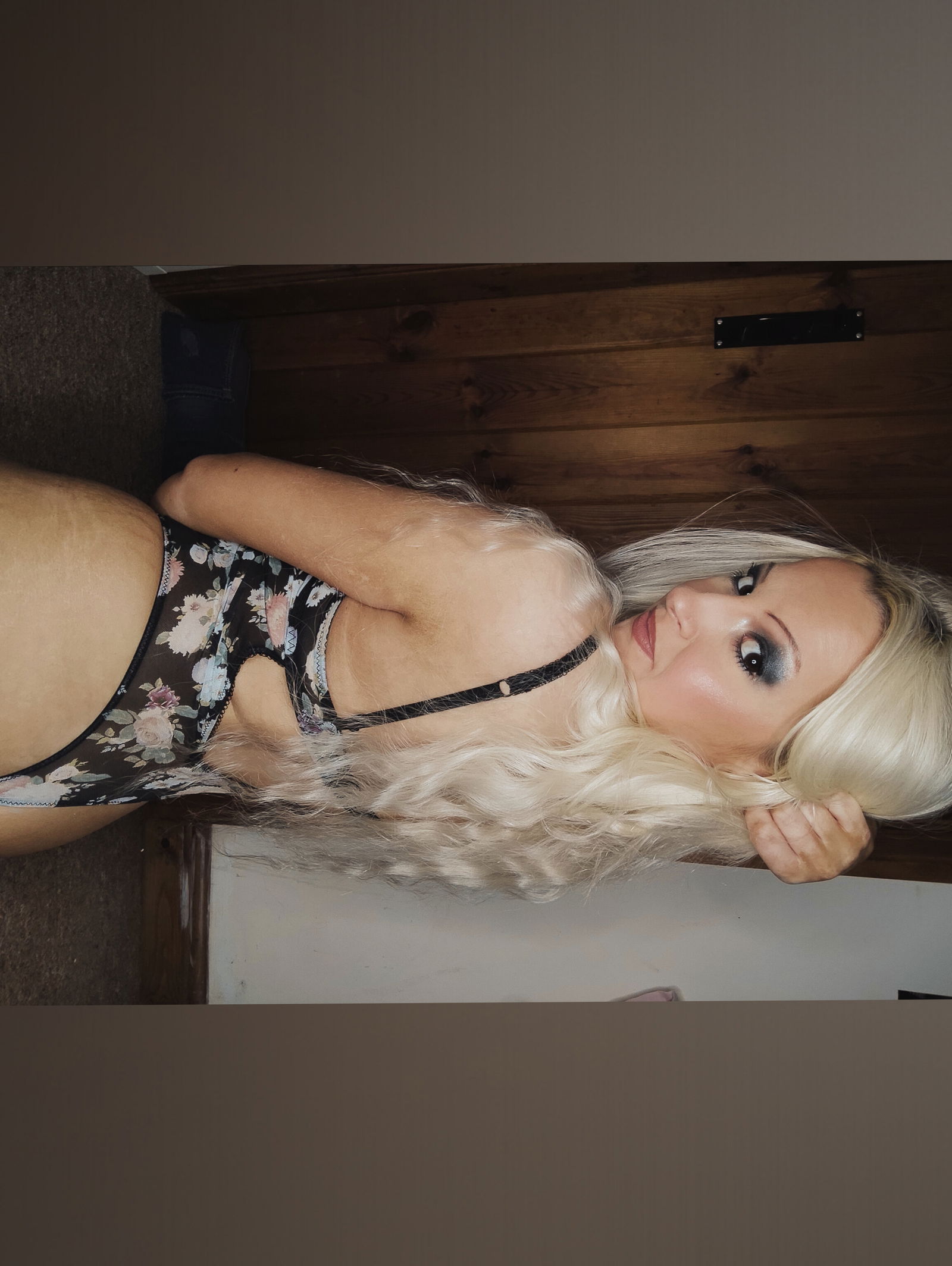 Millie Rose White photo