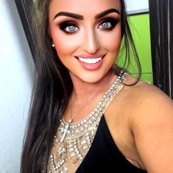 Abbey - Glamorous Model and Influencer