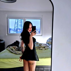 OnlyFans Model Babylilaaaa in Intimate Photoshoot