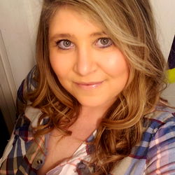 Model Avablake18 on OnlyFans, Posing in a Flannel Shirt