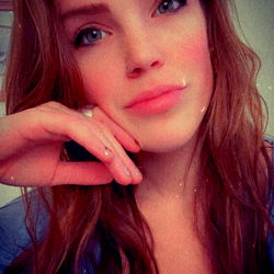 Aria Eve - OnlyFans Model