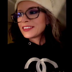 Katie_Sleek in Singapore