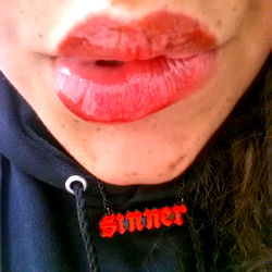 EmpressReign's Smokey Kiss