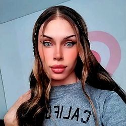 Chic Amelia Bonnet, a 25-year-old woman from in your heart ♡