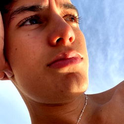 Leo: A Model from Manchester and London