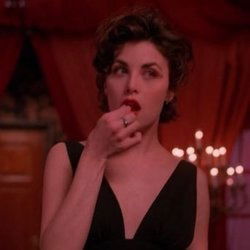 anna- 22 🦋🦋 she/her photo