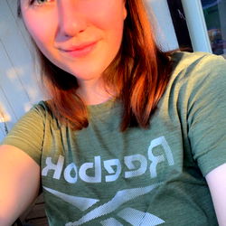 Aliciaaa, OnlyFans Model, Showcases Her Hobbies